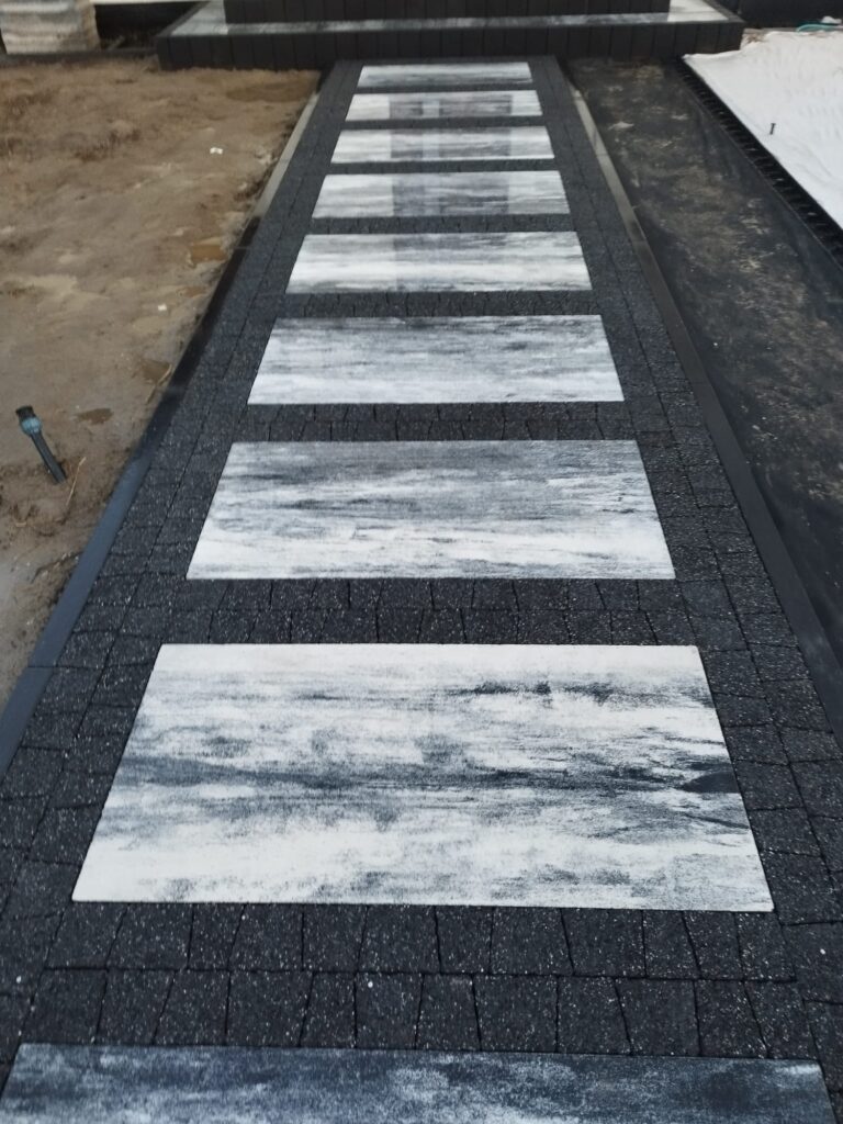 Budowa ścieżki ogrodowej z płyt betonowych Nowogrodziec